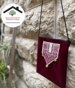 ⁦حقيبة كتف مطول مطرزة⁩ - الصورة ⁦3⁩