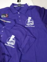 ⁦بلايز مطعم مطرزة بشعارهم⁩ - الصورة ⁦2⁩