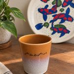 مج سيراميك مع عبارة محدا بعبي مطرحك بقلبي